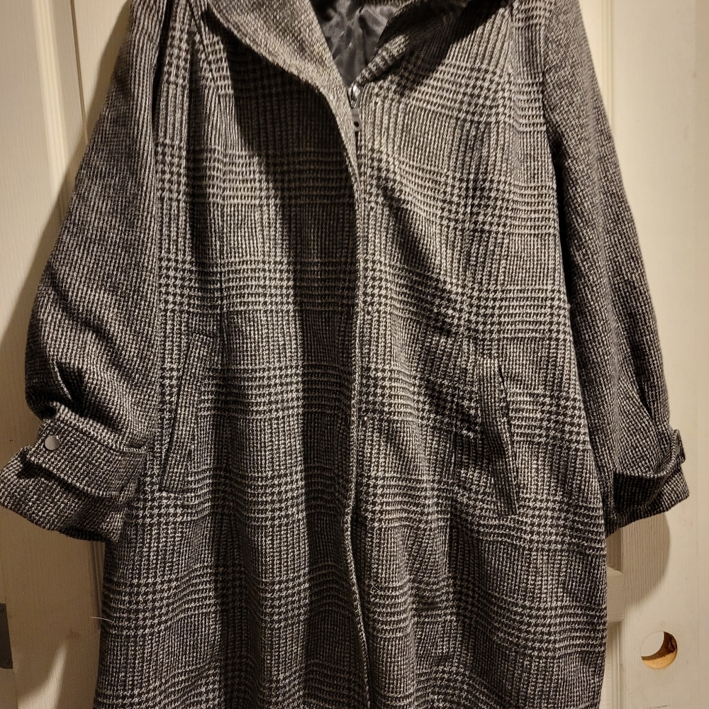Torrid Coat - Picture 3 of 3
